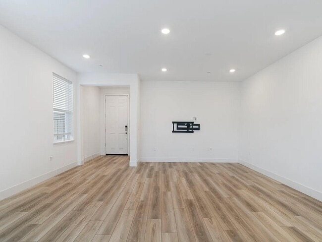Photo - 8333 Kyler Rd