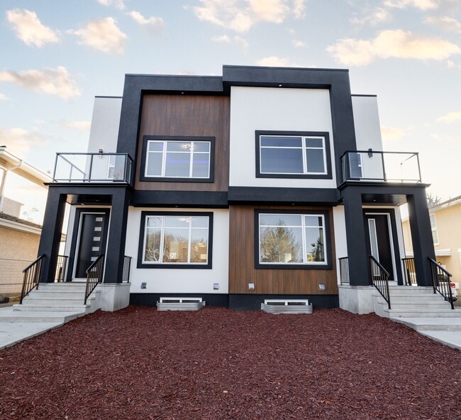 Photo - 7607-76088 88 Ave NW Unit 3