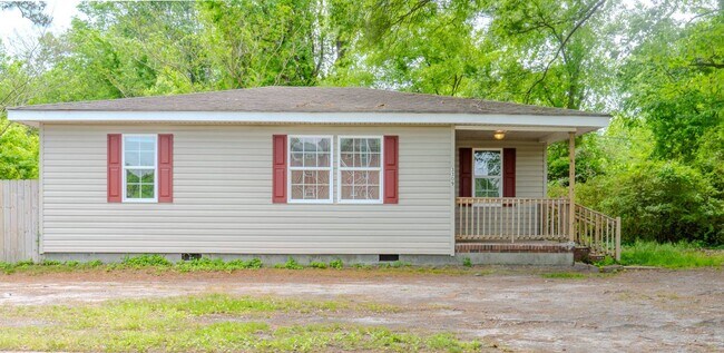 Photo - Charming Portsmouth Home with Spacious Backyard