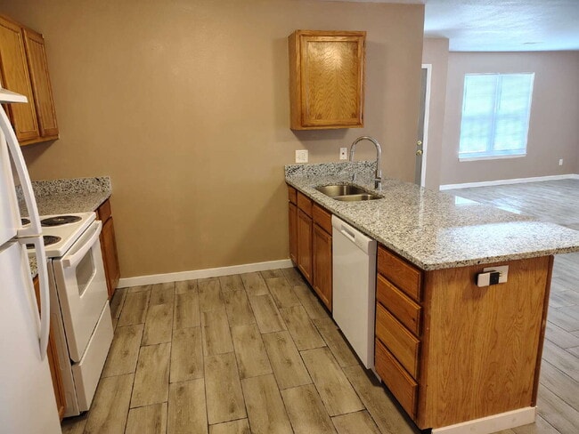 Photo - 1700 Joshua Pl Unit B