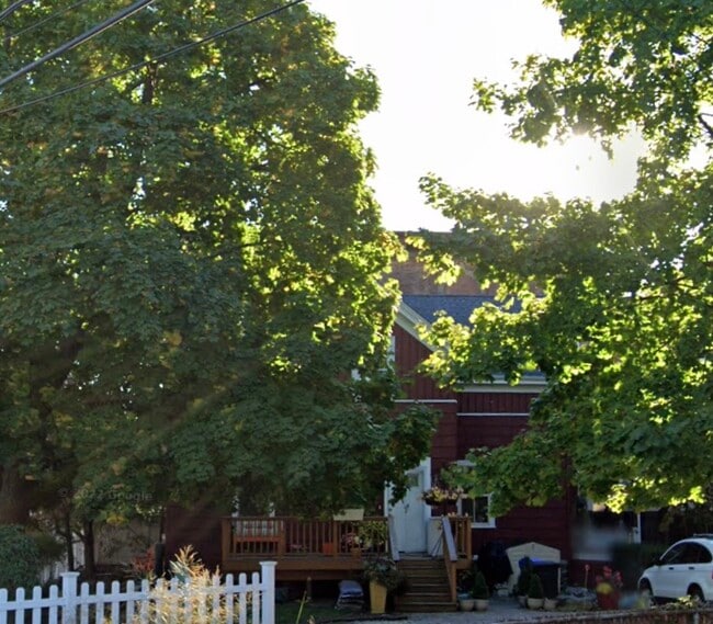 Photo - 8 Adella Pl Unit 2