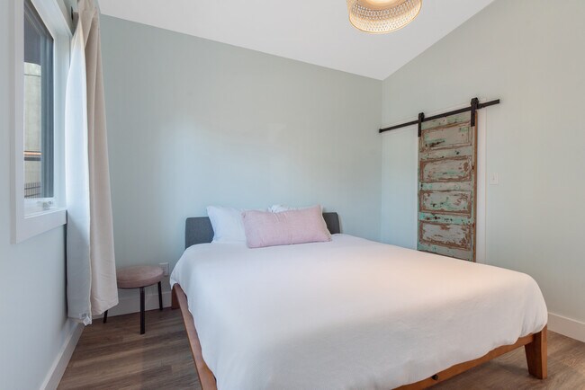 Photo - 2603 Wycliff Rd