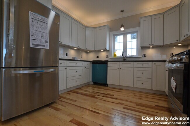 Photo - 168 Bigelow St