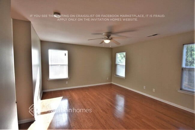 Photo - 2943 Edgewater St SW