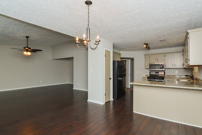 Photo - 3747 Willow Wood Way NW