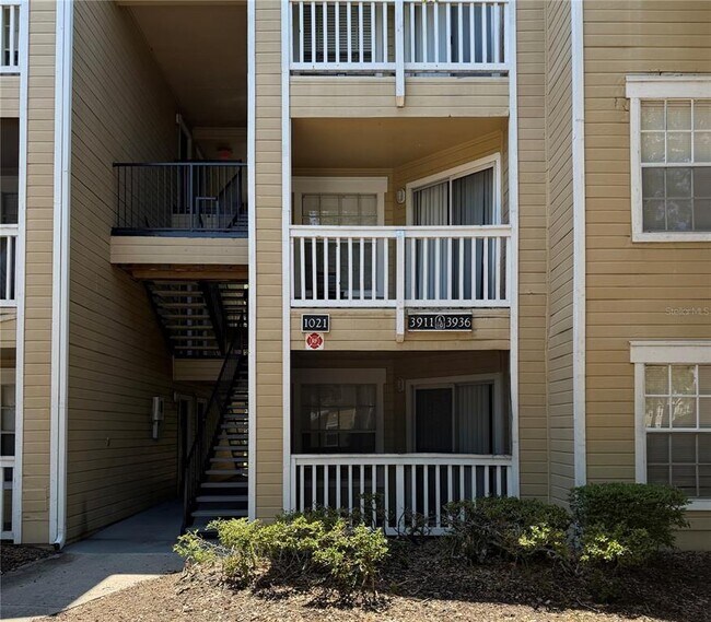 Building Photo - 1021 S Hiawassee Rd Unit 3915