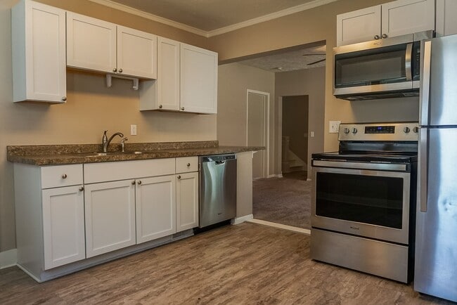 Photo - 5 Bedroom House Available!