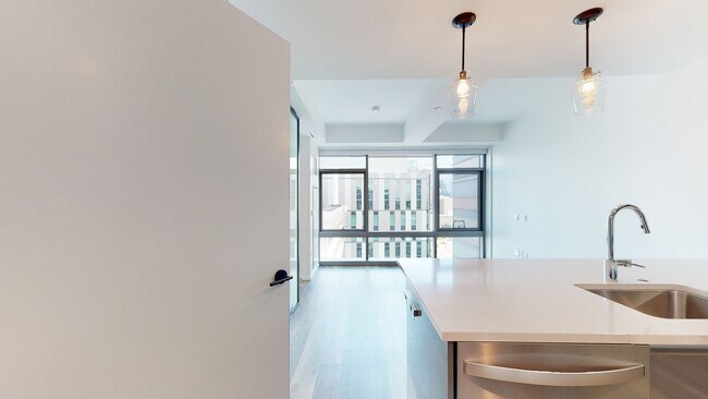 Building Photo - 345 Harrison Ave Unit 1413