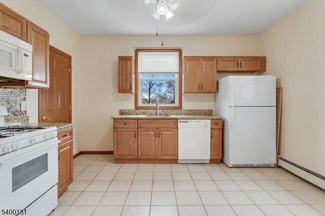 Photo - 49 Spruce St