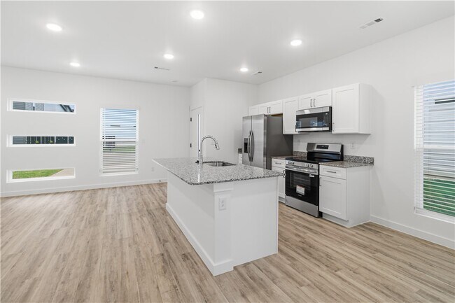 Photo - 501 Solar St