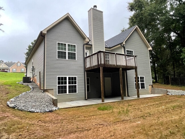 Photo - 570 Brewer Dr