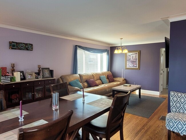 Photo - 8726 S Francisco Ave