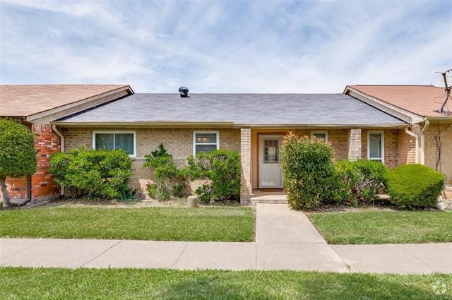 Building Photo - 12 E Creek Dr Rental