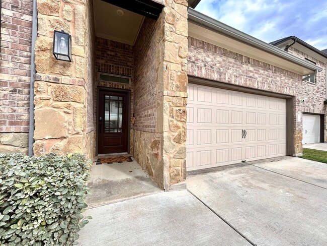 Photo - Spacious & Beautiful 3/BR 2/BA Two-Level Home with Garage & Fenced Yard