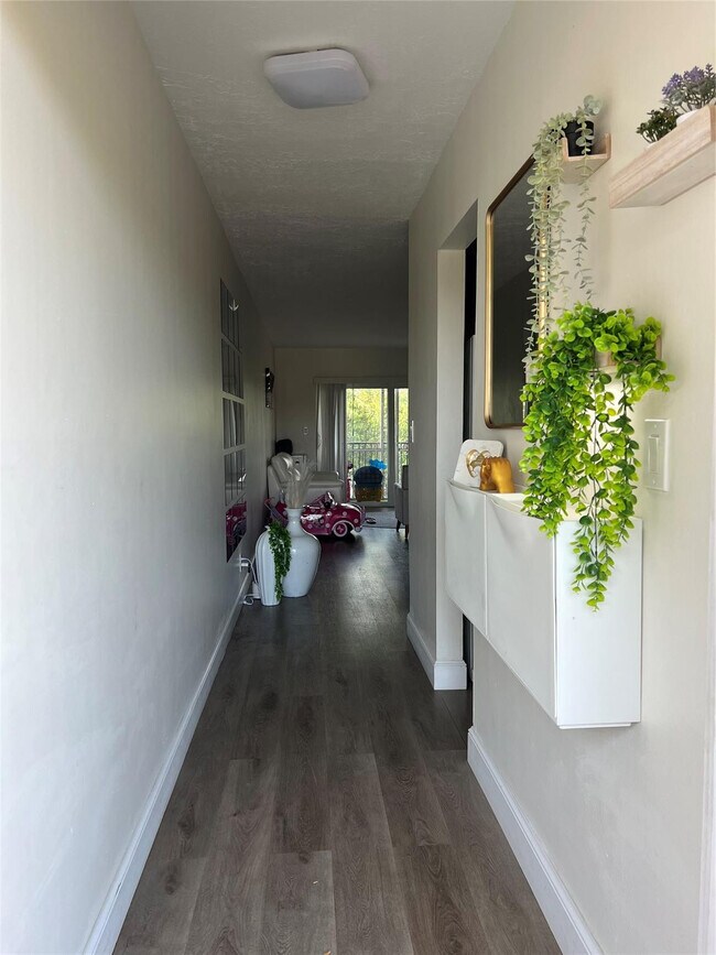 Photo - 1061 NW 45th St Unidad 8