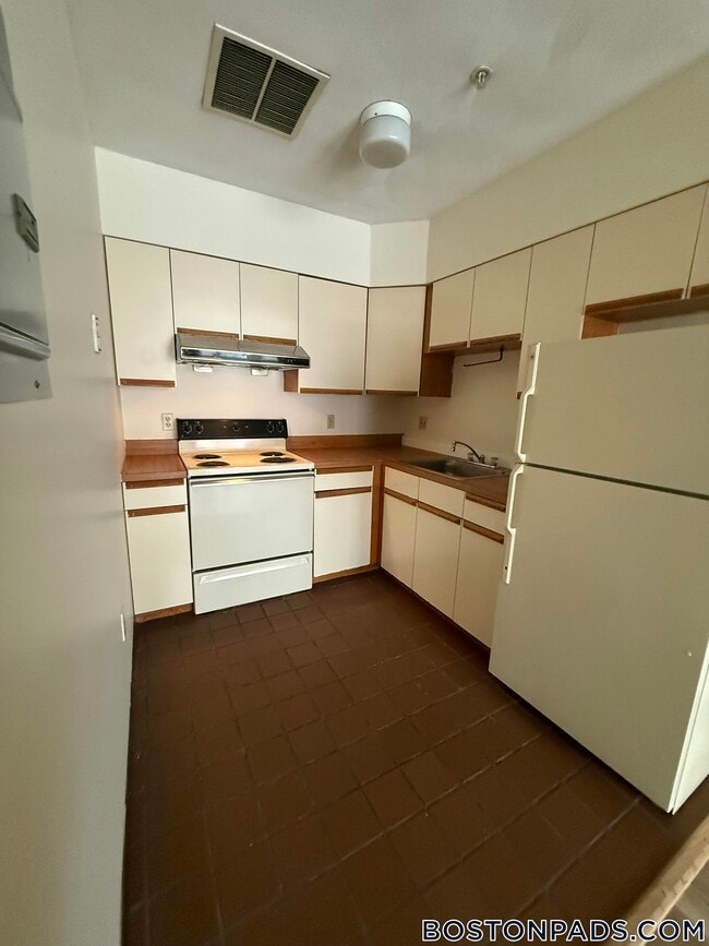 Photo - 81 Essex St Unit 53