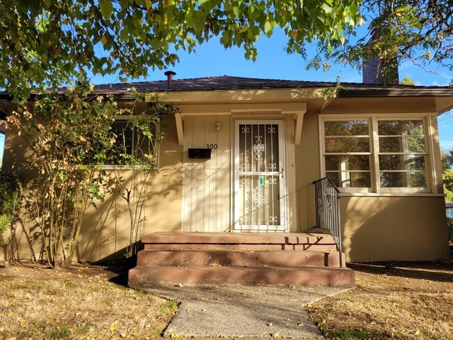 Building Photo - 2 Bed, 1 Bath Home in the Heart of Salem! Unit 390 15th St.