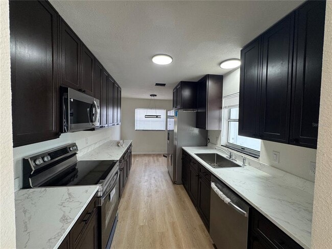 Photo - 1589 Viburnum Ln