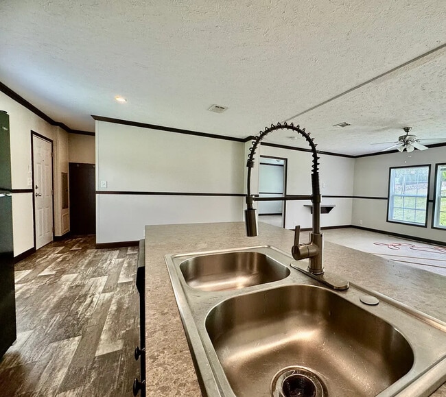 Photo - 1195 Mahone St