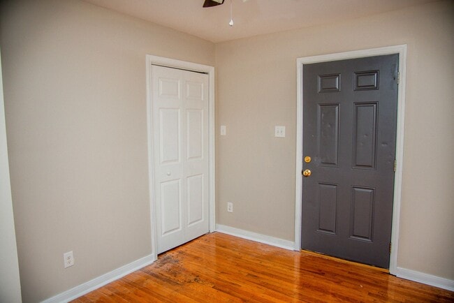 Photo - 2002 Idlewood Ave Unit Apt #2nd Fl B