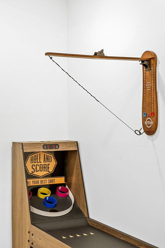 Photo - 1566 Beacon St