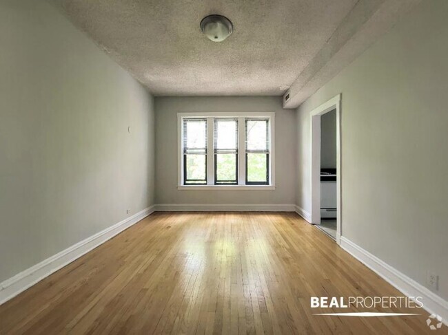 Building Photo - 2 bedroom in CHICAGO IL 60657 Unit W3 Rental