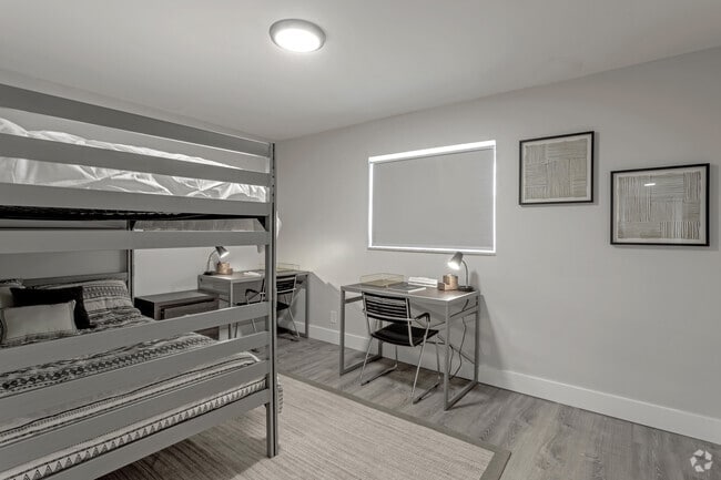 2BR,2BA - 900 SF