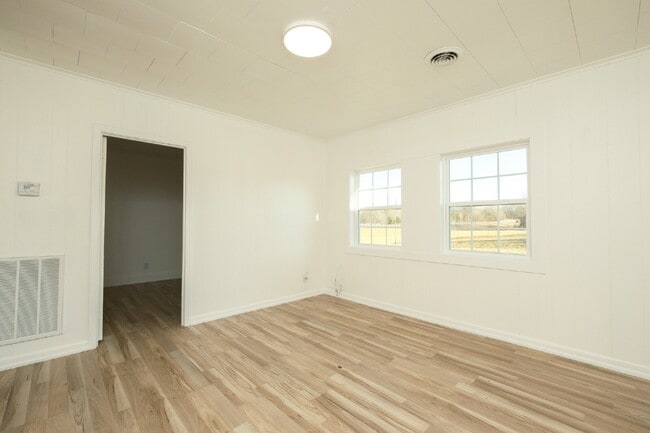 Photo - 449 W Main St