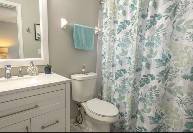 Photo - 741 White Dr