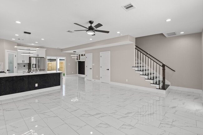 Photo - 7925 Colonial Ln