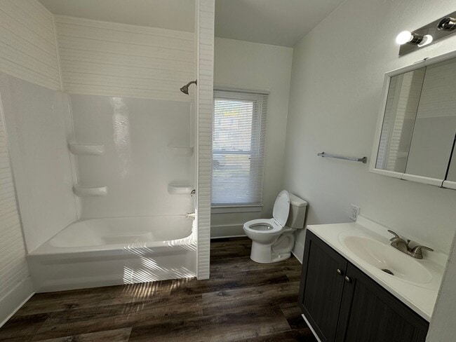 Photo - Newly Remodeled 2-Bed, 1-Bath Home in Hami...