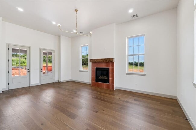 Photo - 18810 Selah Wy