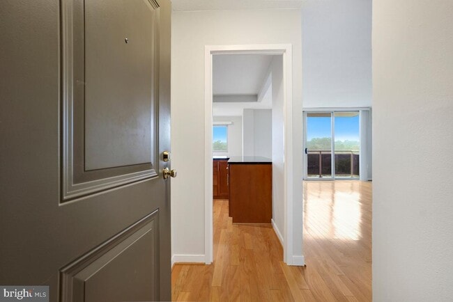 Building Photo - 7333 New Hampshire Ave Unit 803
