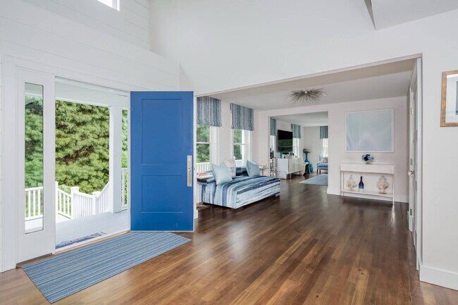 Photo - 48 Woodthrush Ln