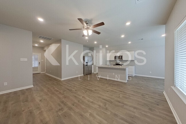 Photo - 114 ORTHELLO COURT