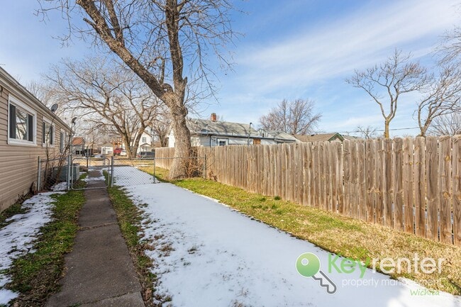 Photo - Renovated 2 bedroom | 1 Bath Duplex