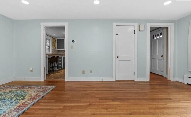 Photo - 264 Centre St