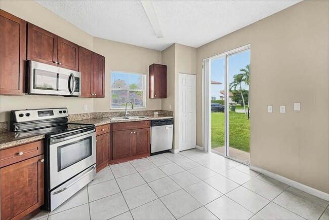 Photo - 1921 NW 184th Way