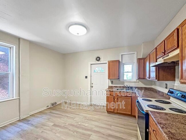 Photo - 1816 Boas St