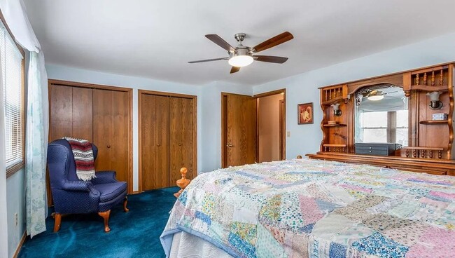 Photo - 3239 S Hemlock Ln