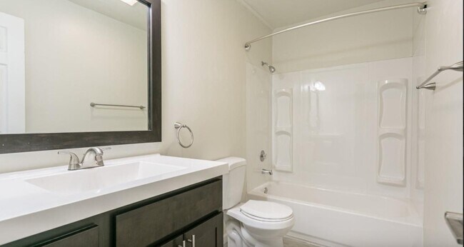 Photo - 100 Graham Rd