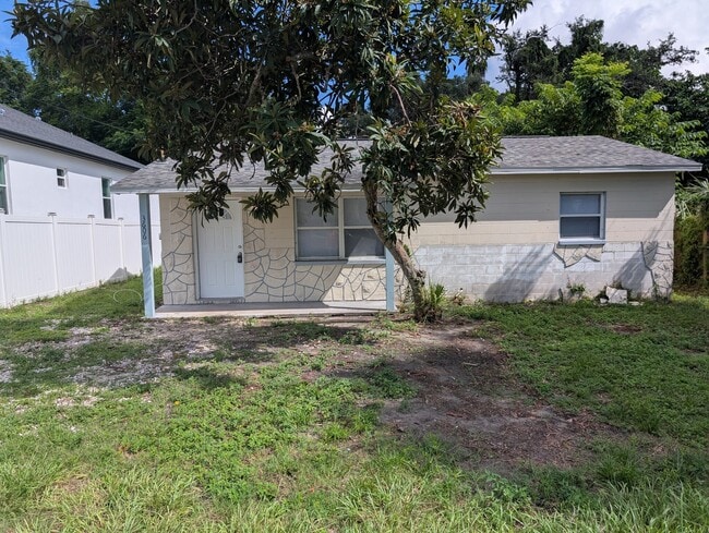 Building Photo - 3606 E Comanche Ave