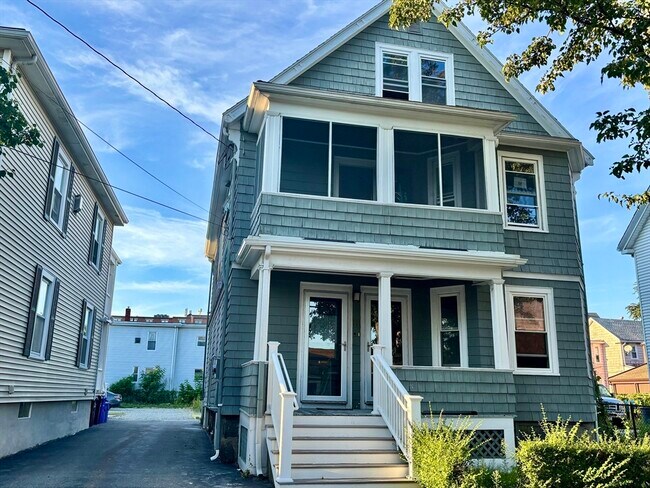 Building Photo - 111-111A Adams St Unit 2