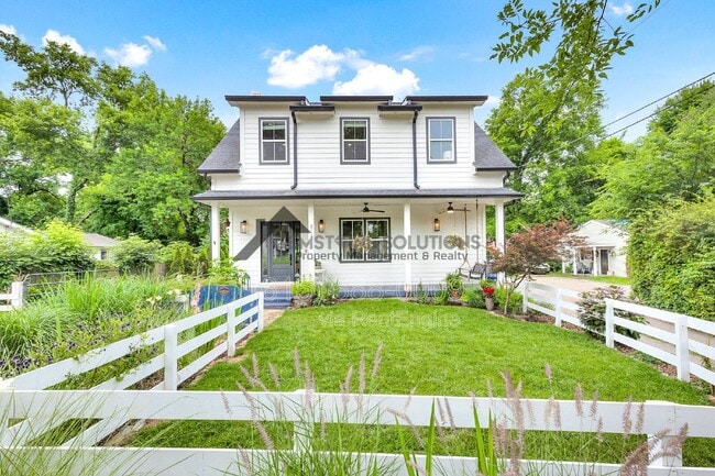 Photo - 704 West End Cir