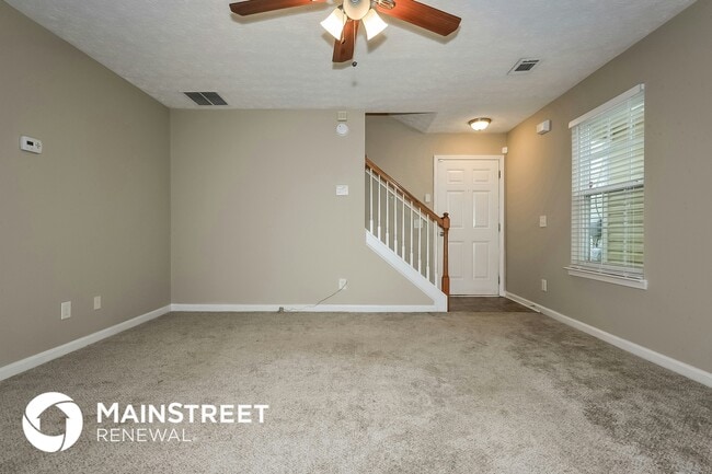 Photo - 815 Lakeside Cir