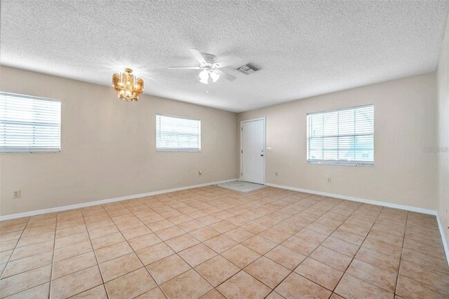 Photo - 6632 Hickorywood Ln