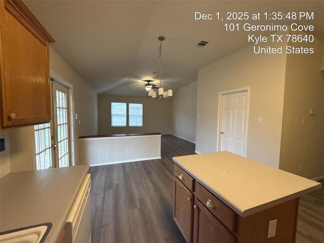 Photo - 101 Geronimo Cove