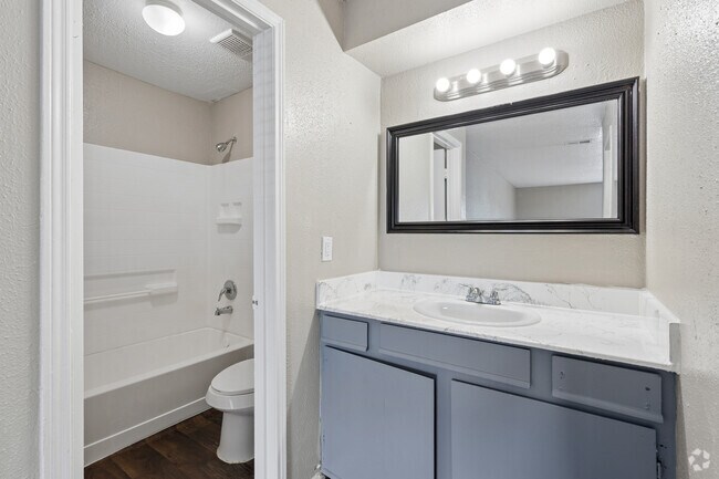 3BR, 2BA - 1,152SF - Primary Bathroom