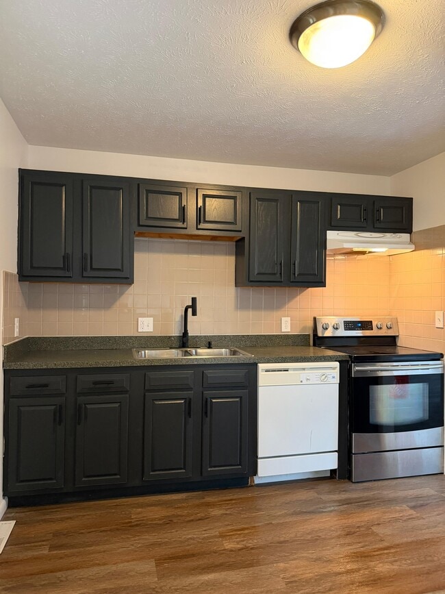 Photo - 6686 Deer Ct