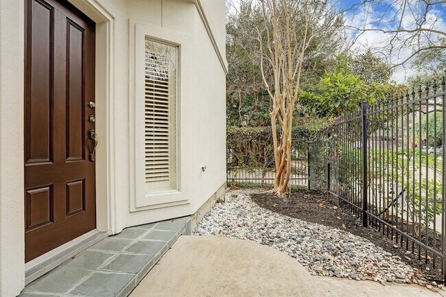 1412 Castle Ct Unit A